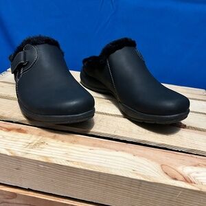 Clarks Roseville Clog Black Leather Faux‎ Fur Women's 7M